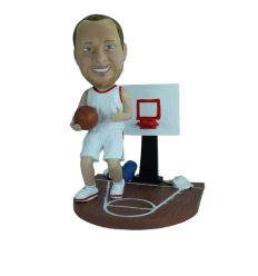 Figurine personnalisée avec terrain de basket